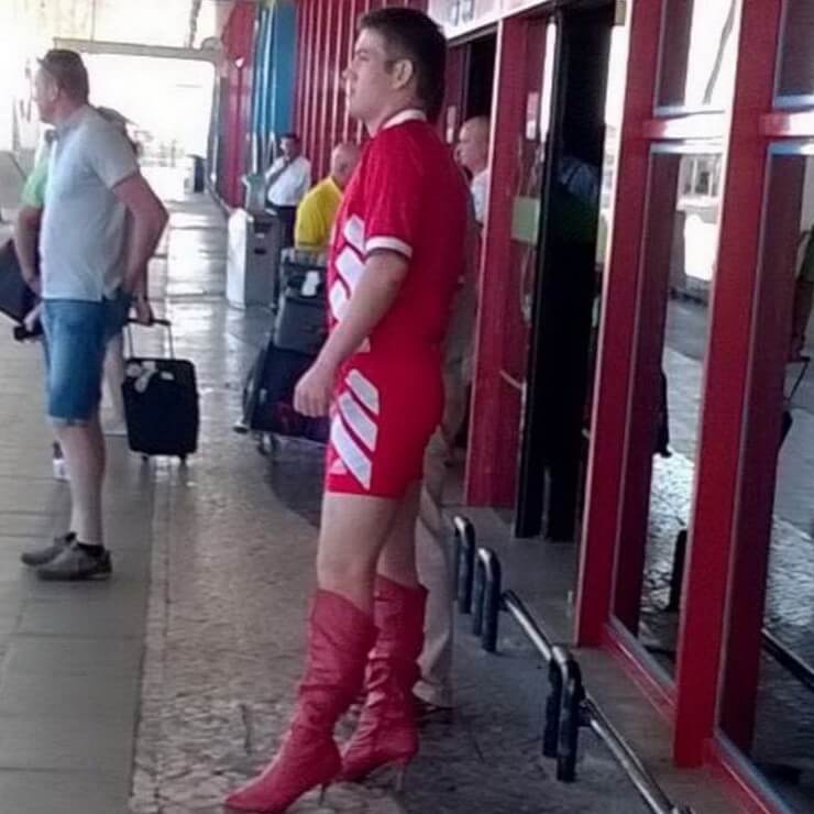 20 pessoas sem noção que parecem gostar de chamar a atenção Pessoas sem noção que gostam de chamar a atenção