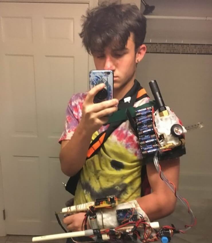 20 pessoas sem noção que parecem gostar de chamar a atenção Pessoas sem noção que gostam de chamar a atenção