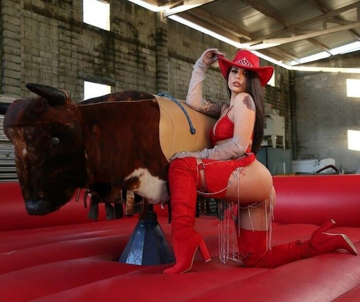 Atrizes pornôs novatas na indústria pornográfica