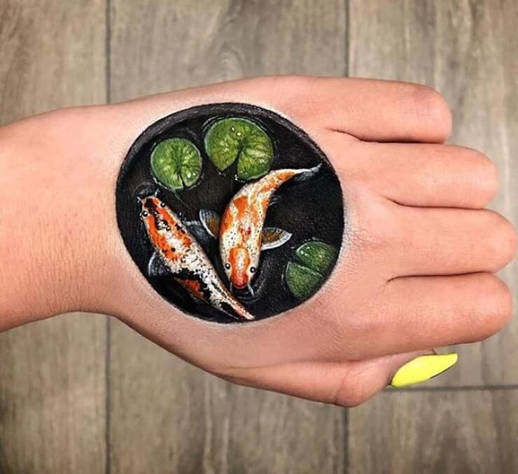 Obra de arte feita de maquiagem da artista Mimi Choi