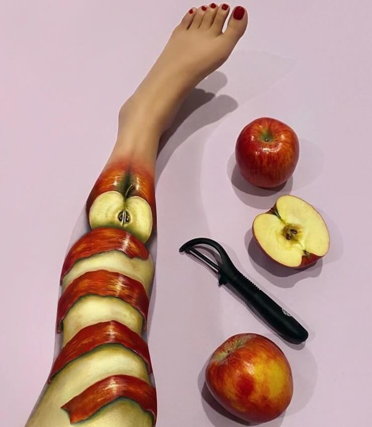 Obra de arte feita de maquiagem da artista Mimi Choi