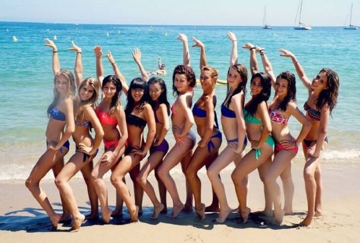 20 intrusos aloprados que deram mais graça a selfies alheias Intrusos aloprados em selfies alheias