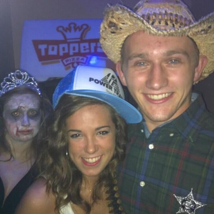 20 intrusos aloprados que deram mais graça a selfies alheias Intrusos aloprados em selfies alheias