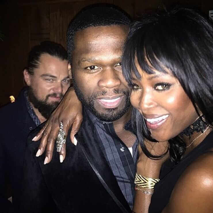 20 intrusos aloprados que deram mais graça a selfies alheias Intrusos aloprados em selfies alheias