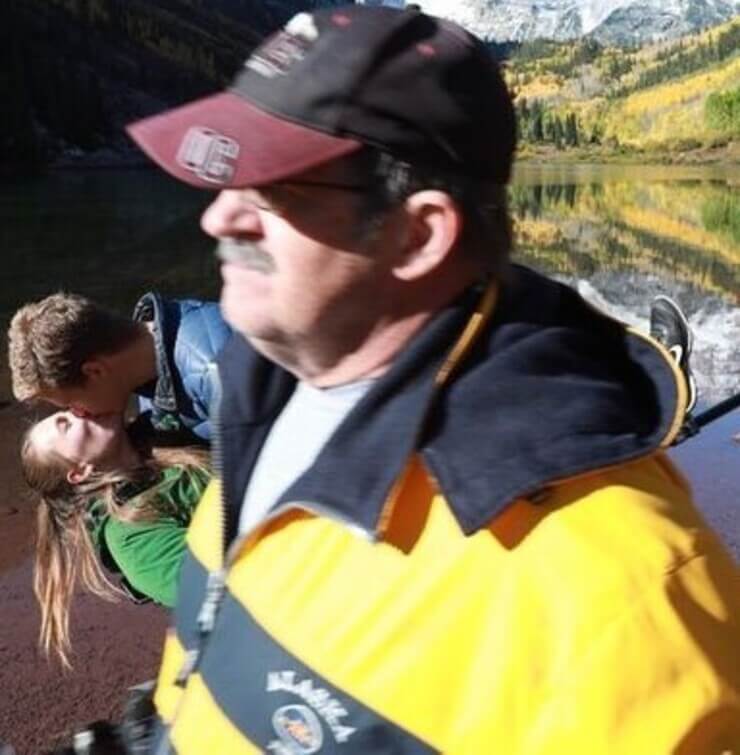 20 intrusos aloprados que deram mais graça a selfies alheias Intrusos aloprados em selfies alheias