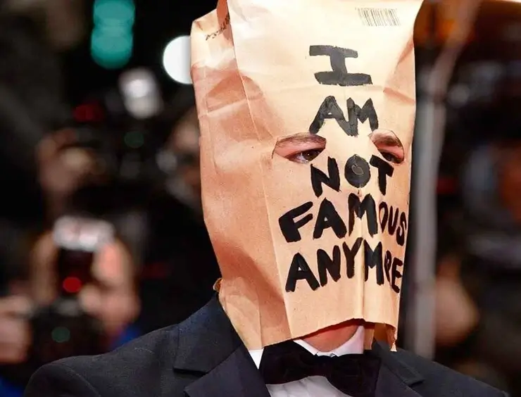 Reações engraçadas de celebridades diante de paparazzi