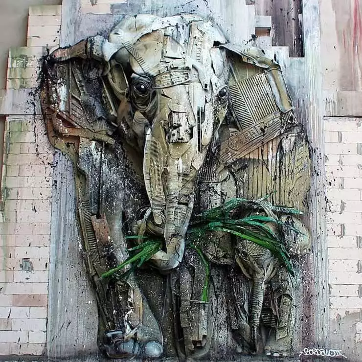 Esculturas de lixo fazem alerta sobre a poluição no planeta Esculturas de lixo feitas pelo artista português Artur Bordalo